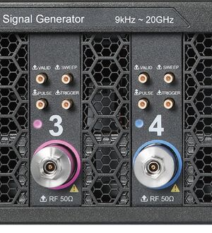 Uscita RF con jack da 3,5 mm e connettori per le funzioni ausiliarie
