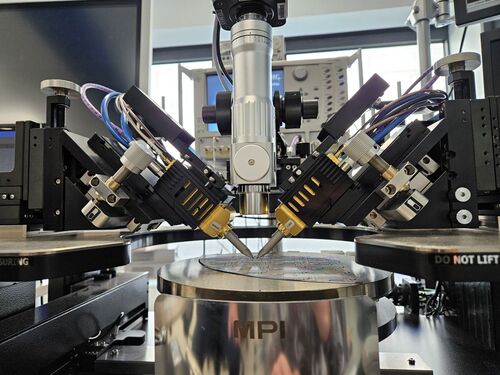 Utilizzo di substrati di calibrazione on-wafer a banda larga da 70 kHz a 220 GHz