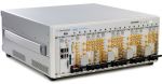 4 generatori vettoriali Agilent M9381 in un singolo cestello PXI