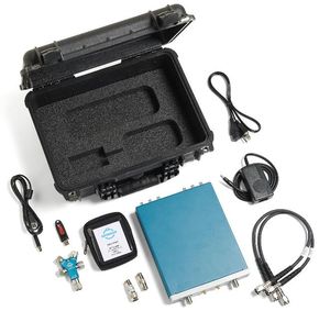 Analizzatore Tektronix TTR506 completo di accessori